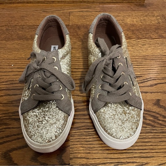 **4/$12** Not Rated Gold Glitter Ladies Tie Up Sneakers Size 8 - Picture 2 of 9